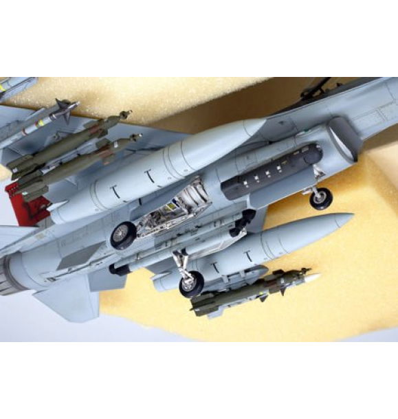 1/48 F-16C Блок 25/32 (Две версии) | Sumka