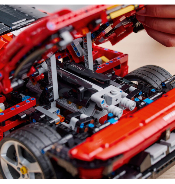 Конструктор LEGO Technic Ferrari Daytona SP3 42143 LEGO Technic 42143 | Sumka